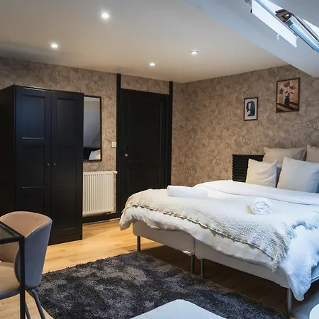 Modern 2 Private Bedrooms In The Heart Of Apartamento