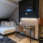 شقة Modern 2 Private Bedrooms In The Heart Of خنت