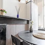 شقة Modern 2 Private Bedrooms In The Heart Of *