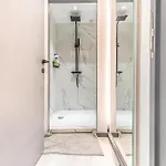 Modern 2 Private Bedrooms In The Heart Of