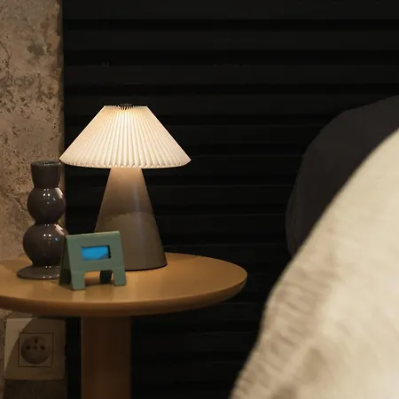 Modern 2 Private Bedrooms In The Heart Of *