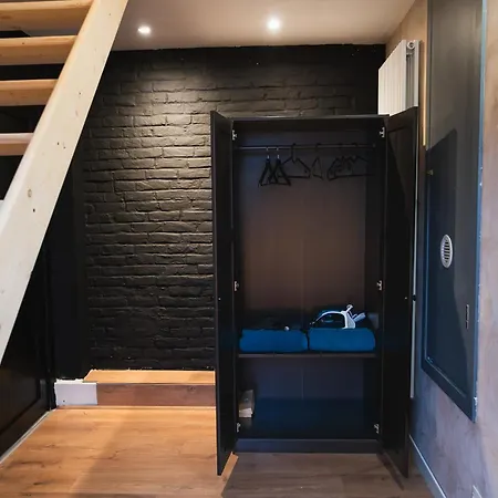 Modern 2 Private Bedrooms In The Heart Of Apartamento