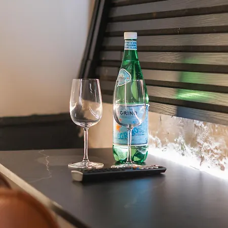 Modern 2 Private Bedrooms In The Heart Of Apartamento