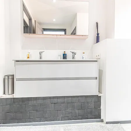 Modern 2 Private Bedrooms In The Heart Of Gante