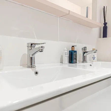 Apartamento Modern 2 Private Bedrooms In The Heart Of