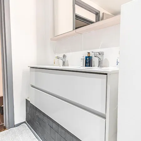 Modern 2 Private Bedrooms In The Heart Of Gante