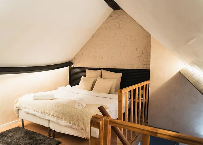 Modern 2 Private Bedrooms In The Heart Of Appartamento