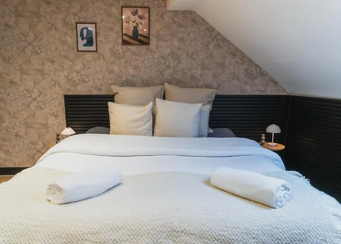 Modern 2 Private Bedrooms In The Heart Of Apartment Gent
