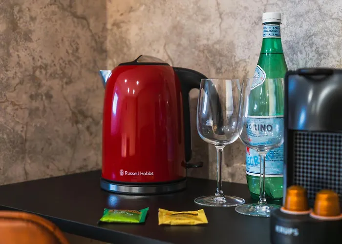 Apartment Modern 2 Private Bedrooms In The Heart Of *