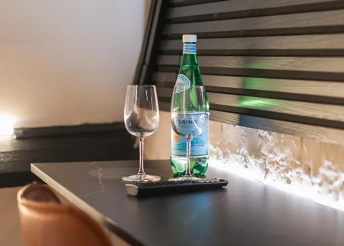 Modern 2 Private Bedrooms In The Heart Of Apartamento