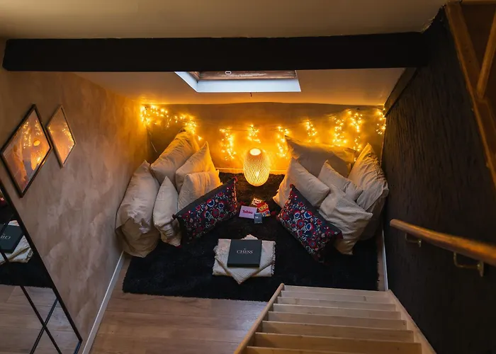 Modern 2 Private Bedrooms In The Heart Of