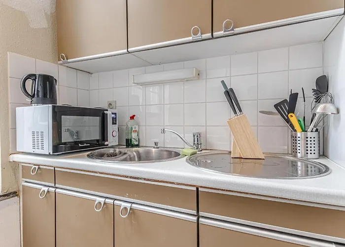 Modern 2 Private Bedrooms In The Heart Of Apartment Gent